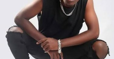 Mzee Wa Bwax Ft D Voice & Rayvanny – Ganda (Remix)