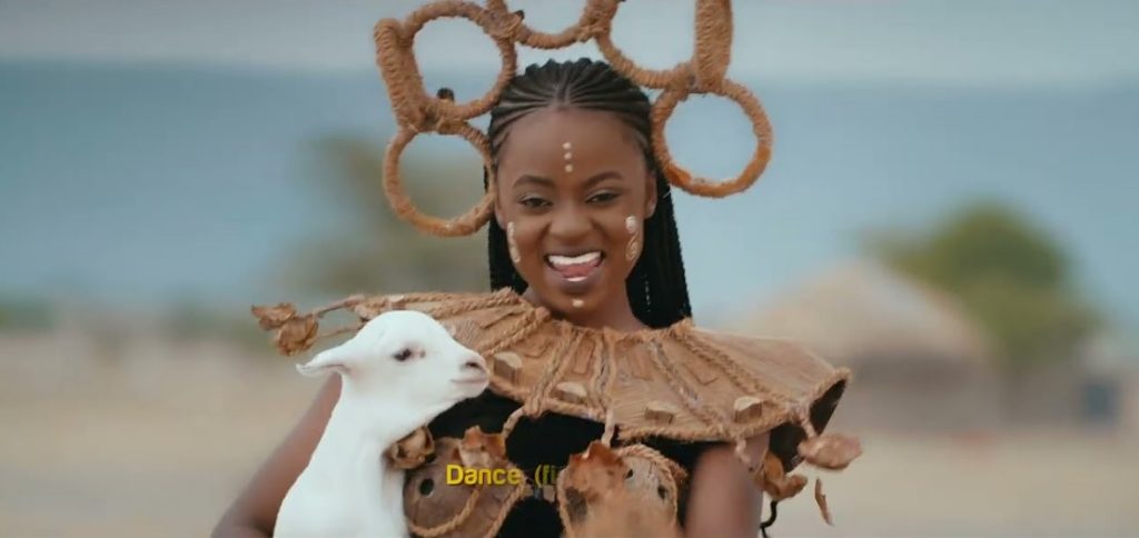 VIDEO Pipijojo – Chakacha