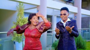 Rose Muhando Ft Stephen Kasolo - Mwaka Huu