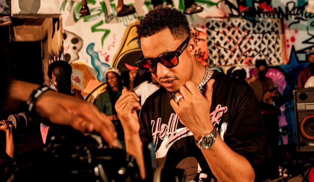 Slim Dgaf Ft Moni Centrozone - Long Time