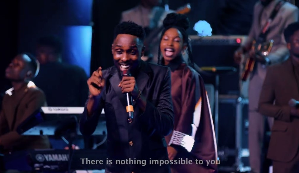 Zoravo Ft Takie Ndou - Mungu Wa Yasiyowezekana